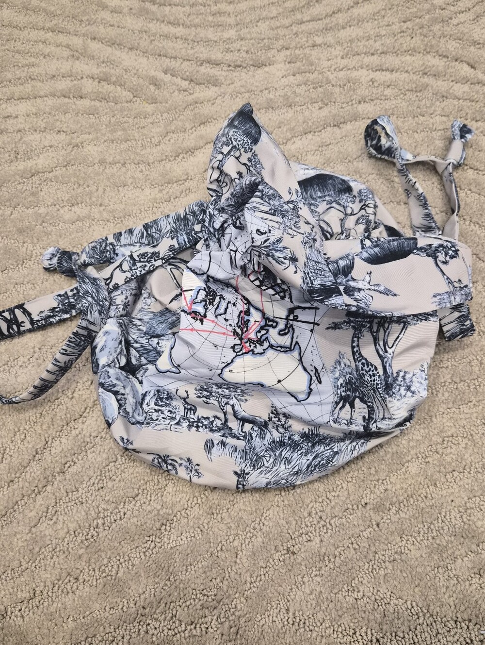 New-Dior Beauty Around the World VIP Drawstring Pouch Map Print Limited Edition - Picture 2 of 6